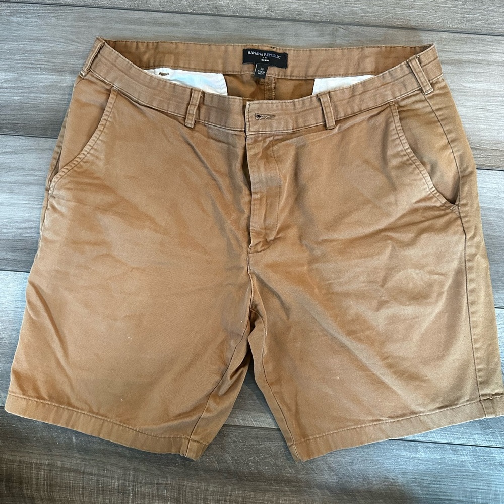 Banana Republic Men’s Chino Short